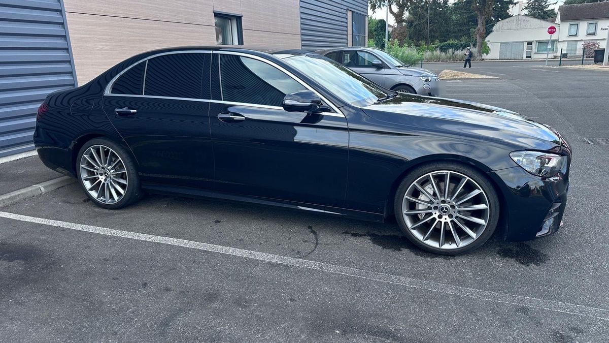 Berline Mercedes Classe E noire de FEG CAB Premium